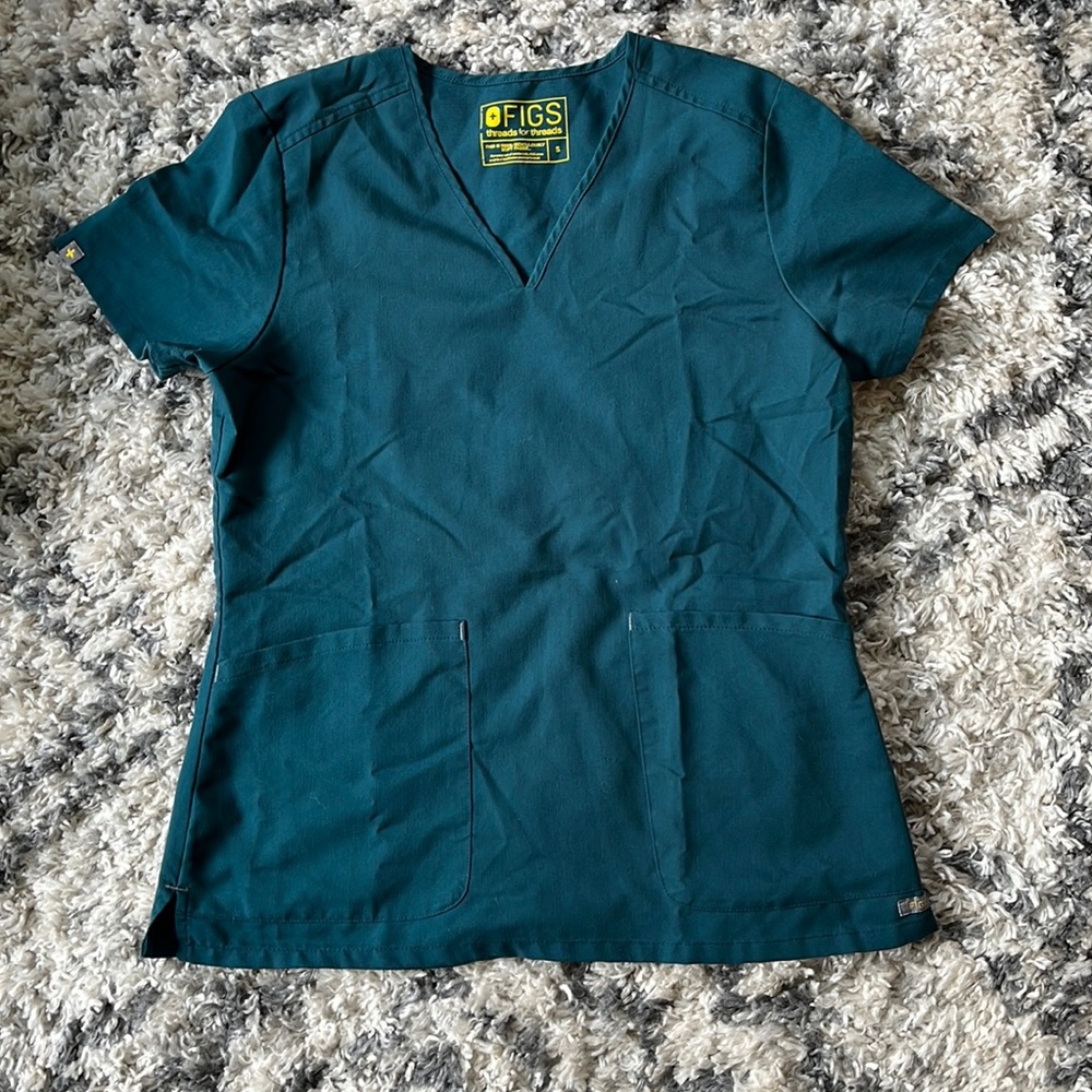 Figs Scrub top